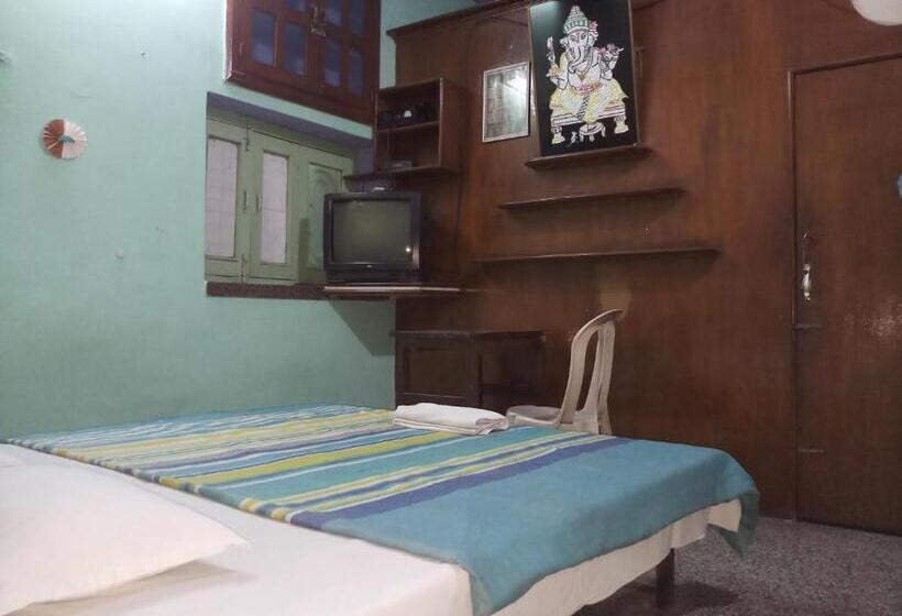 Отель Mrignayani