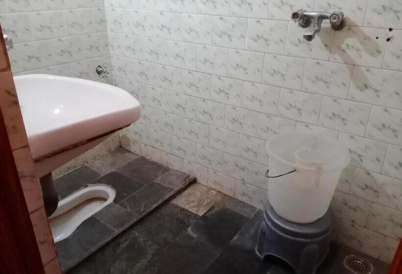 Отель Mrignayani