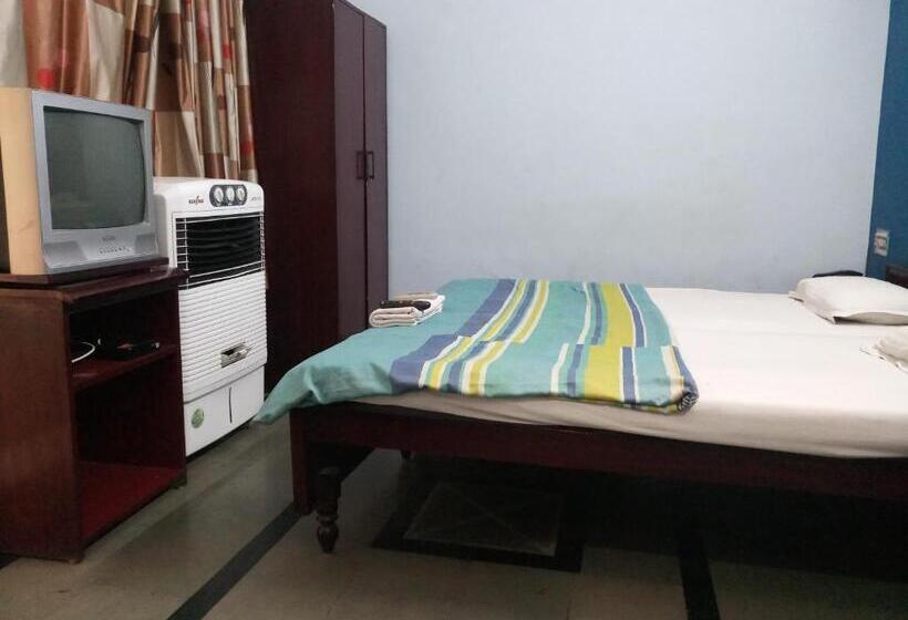 Отель Mrignayani