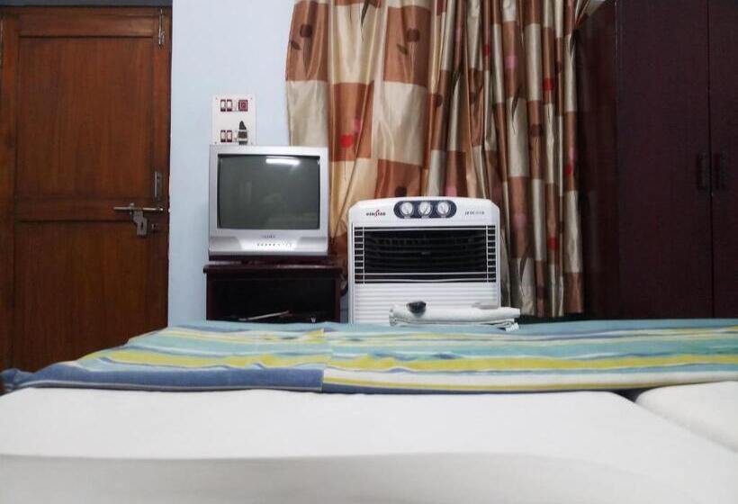 Отель Mrignayani