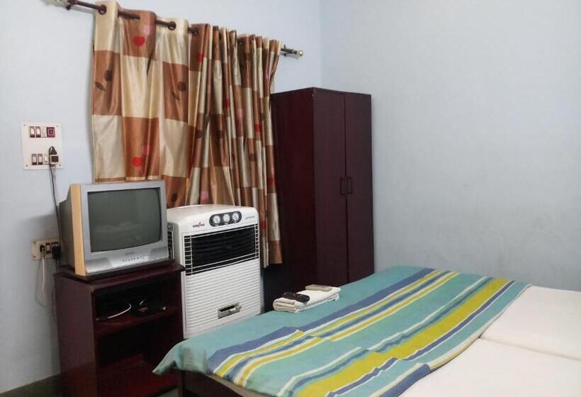 Отель Mrignayani