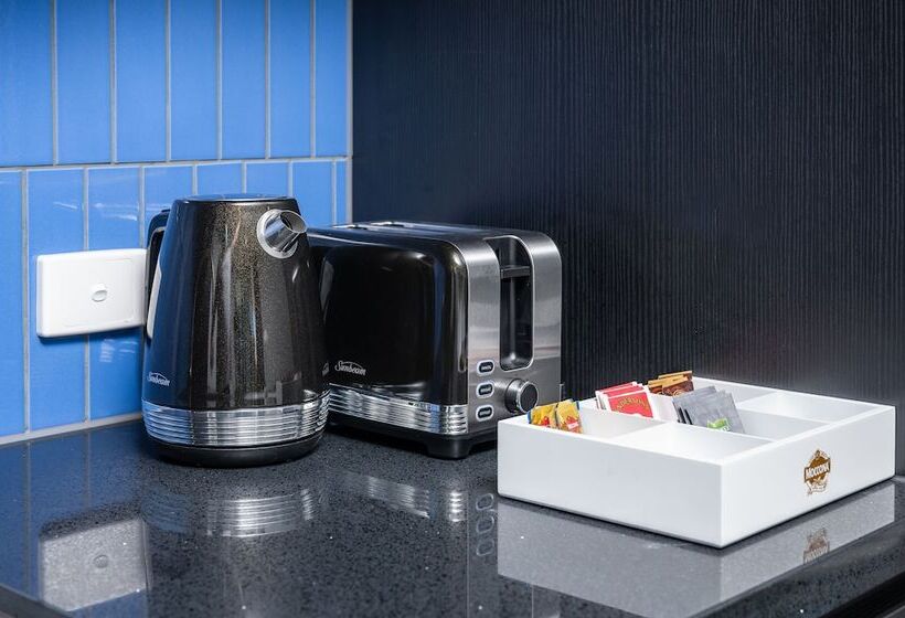 Oros Hotel And Apartments