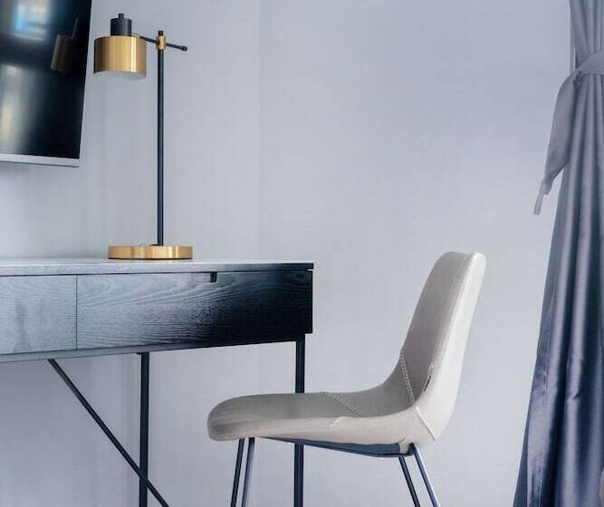 Oros Hotel And Apartments