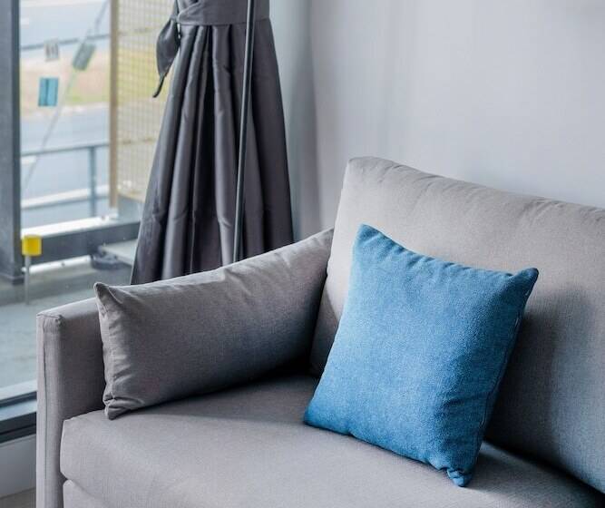 Oros Hotel And Apartments