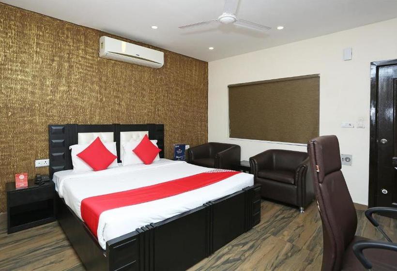 Отель Oyo 29173 The Grand, Jammu