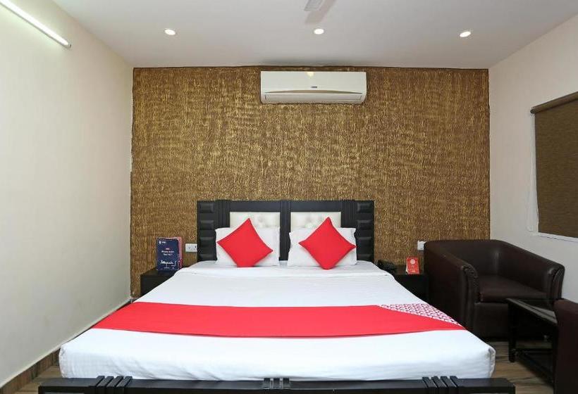 Отель Oyo 29173 The Grand, Jammu