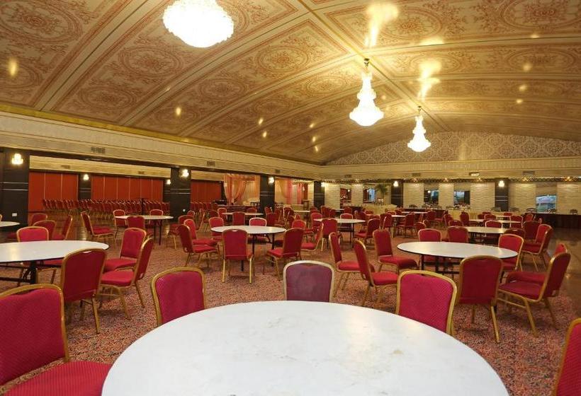 Отель Oyo 29173 The Grand, Jammu