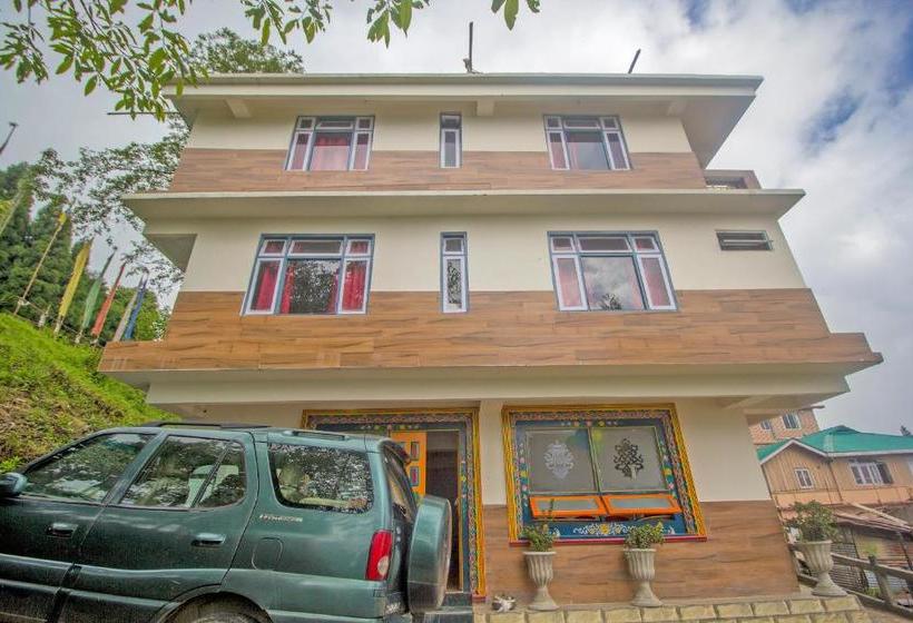 Отель Oyo 29889 Green Druk