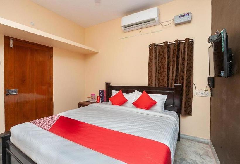 בית מלון כפרי Oyo 36626 Eden Residency