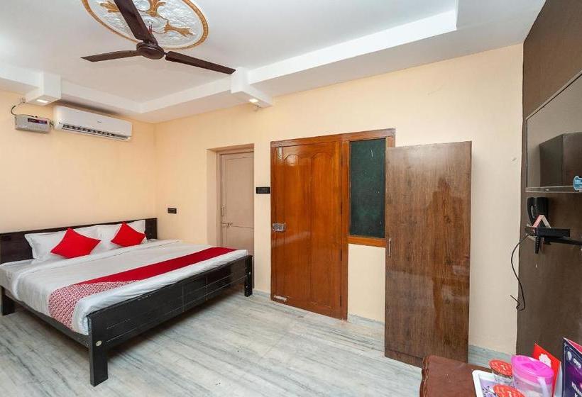 בית מלון כפרי Oyo 36626 Eden Residency