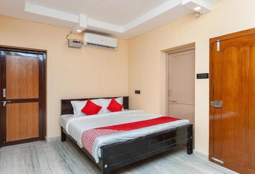 בית מלון כפרי Oyo 36626 Eden Residency