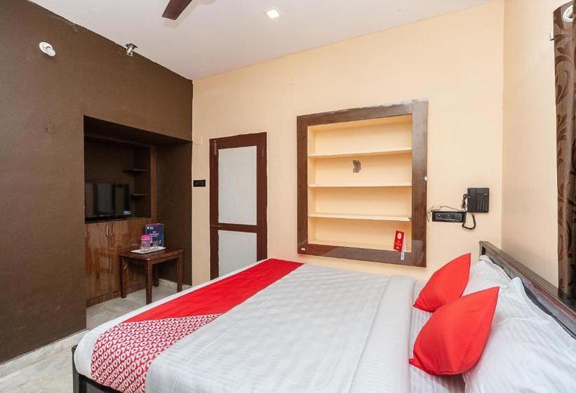 בית מלון כפרי Oyo 36626 Eden Residency