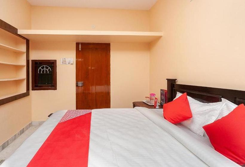 בית מלון כפרי Oyo 36626 Eden Residency