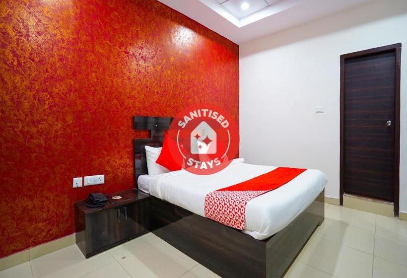 فندق Oyo 61376 The H D , Bar & Restaurant