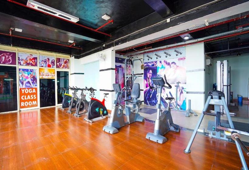 فندق Oyo 61376 The H D , Bar & Restaurant