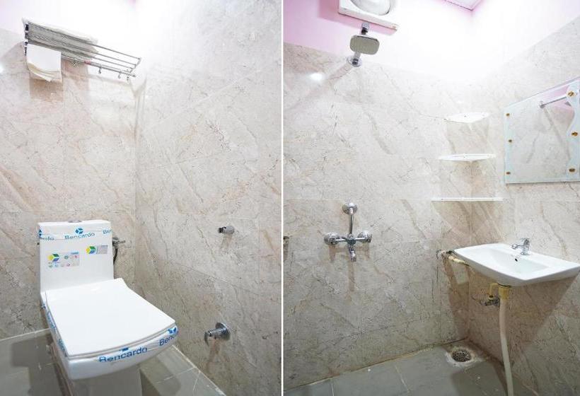 فندق Oyo 61376 The H D , Bar & Restaurant