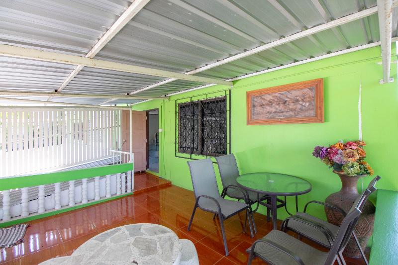 בית מלון כפרי Oyo 75372 Flight Hut