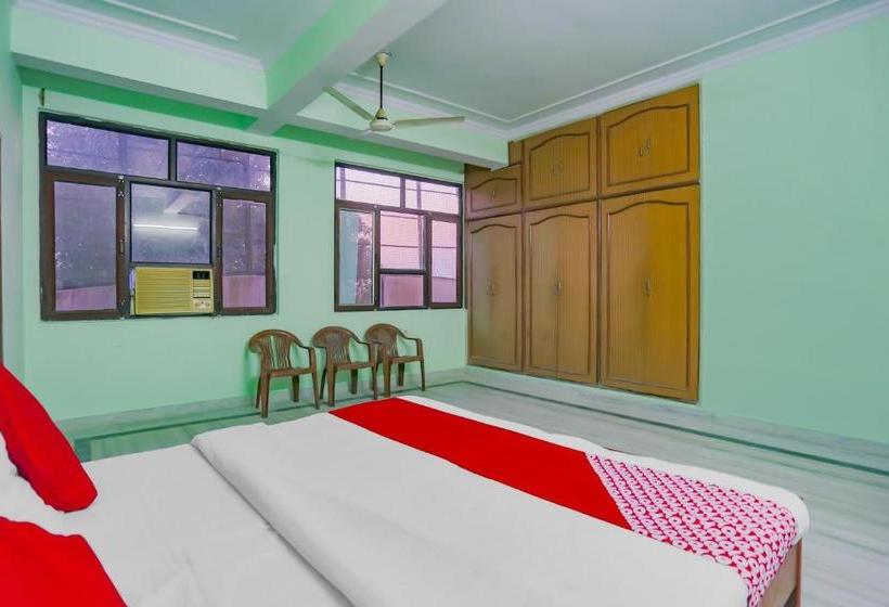 Отель Oyo 75998 Shivani Banquet Hall