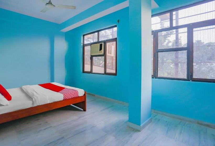 Отель Oyo 75998 Shivani Banquet Hall