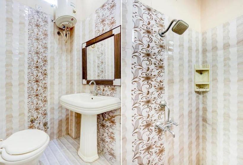 酒店 Oyo 76325 Mannat