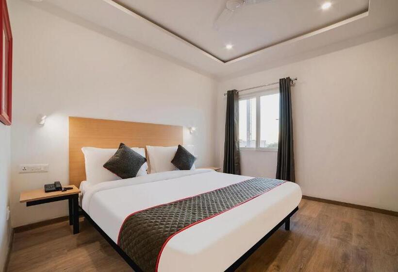 호텔 Oyo 76587 Townhouse Shamshabad