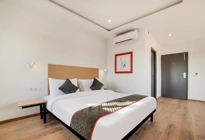 호텔 Oyo 76587 Townhouse Shamshabad