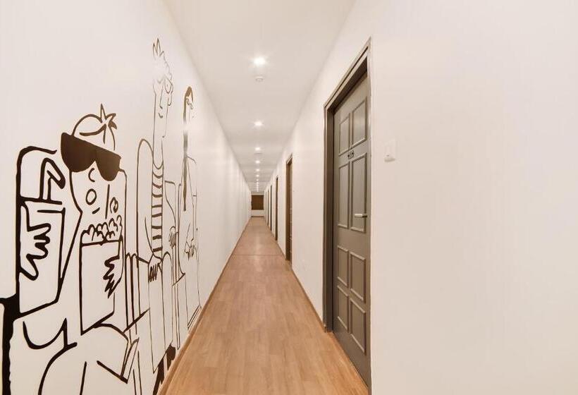 호텔 Oyo 76587 Townhouse Shamshabad