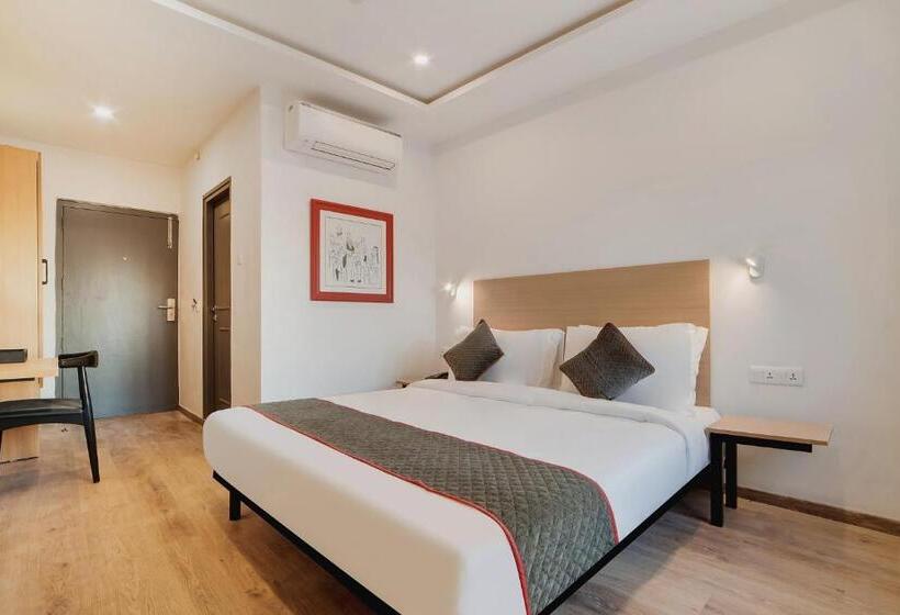 호텔 Oyo 76587 Townhouse Shamshabad