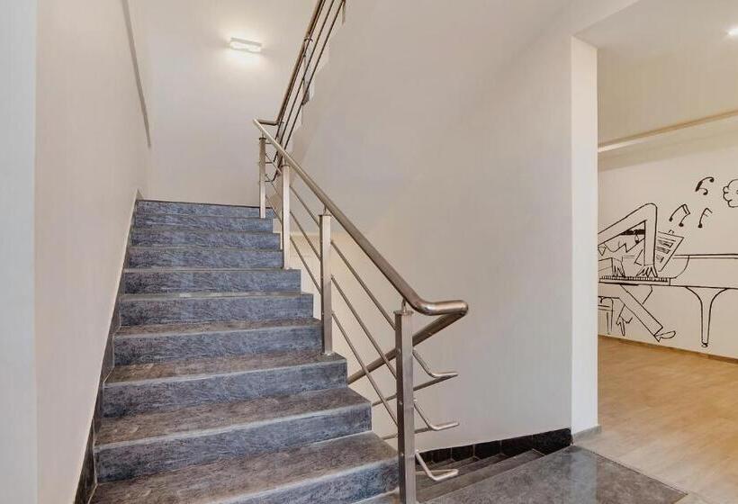 호텔 Oyo 76587 Townhouse Shamshabad