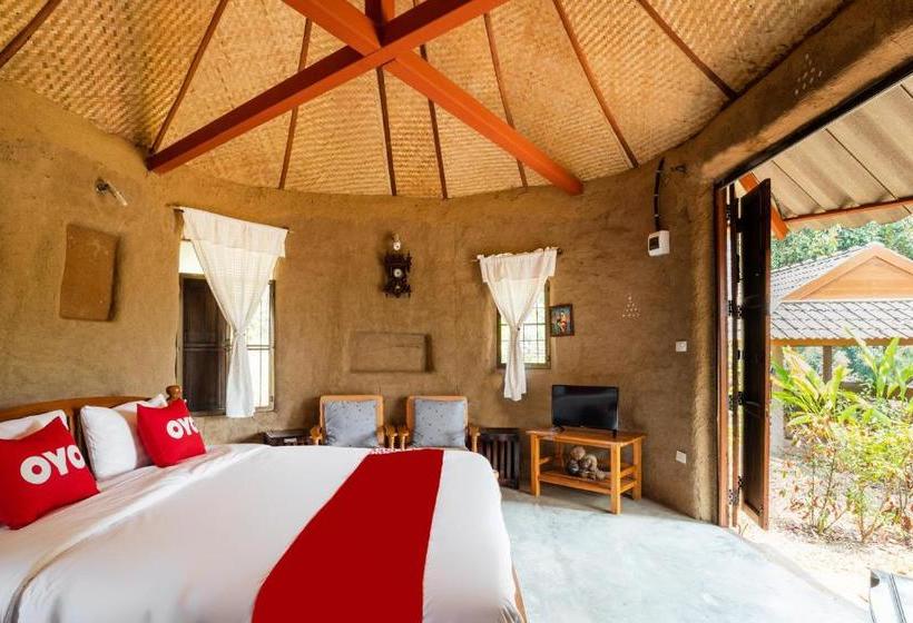 호텔 Oyo 766 Zompo Baan Din Resort