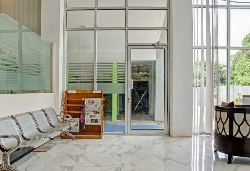 ホテル Oyo 90112  Permata Inn