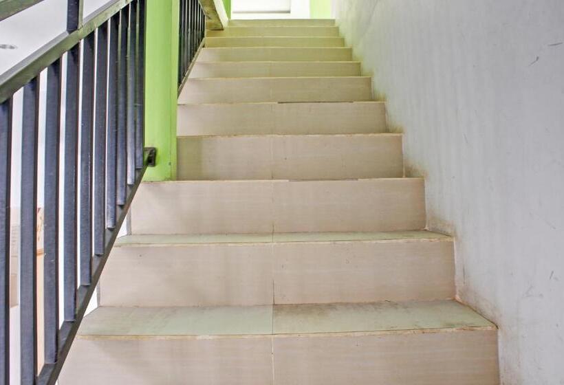 ホテル Oyo 90112  Permata Inn