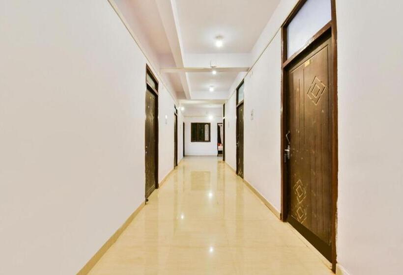 호텔 Oyo Flagship 76387 Ag Colony