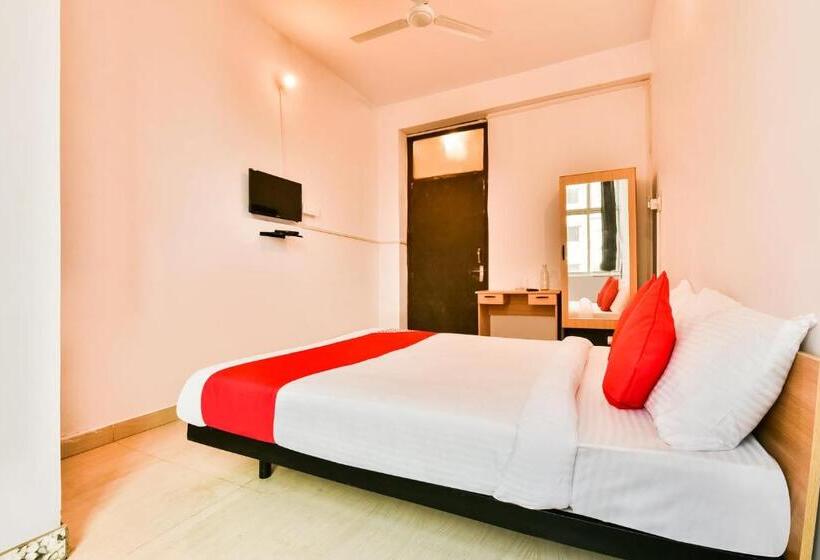 호텔 Oyo Flagship 76387 Ag Colony