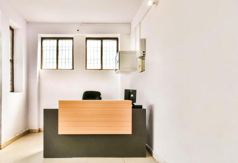 호텔 Oyo Flagship 76387 Ag Colony