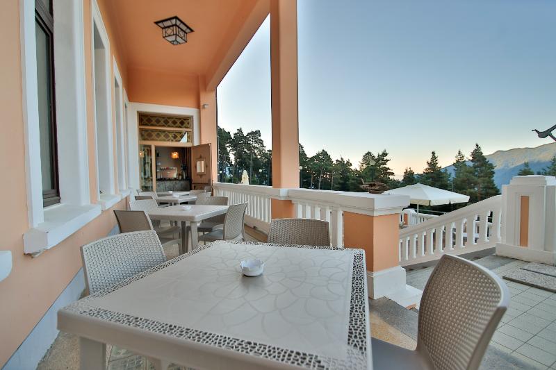 Pràcatinat Hotel & Restaurant