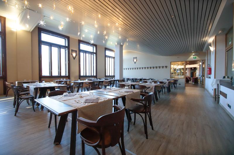 Pràcatinat Hotel & Restaurant