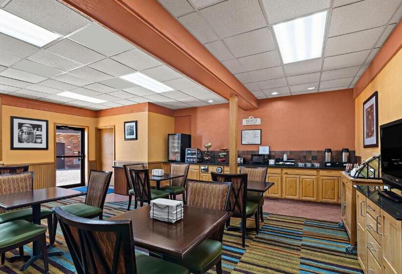 Отель Rodeway Inn