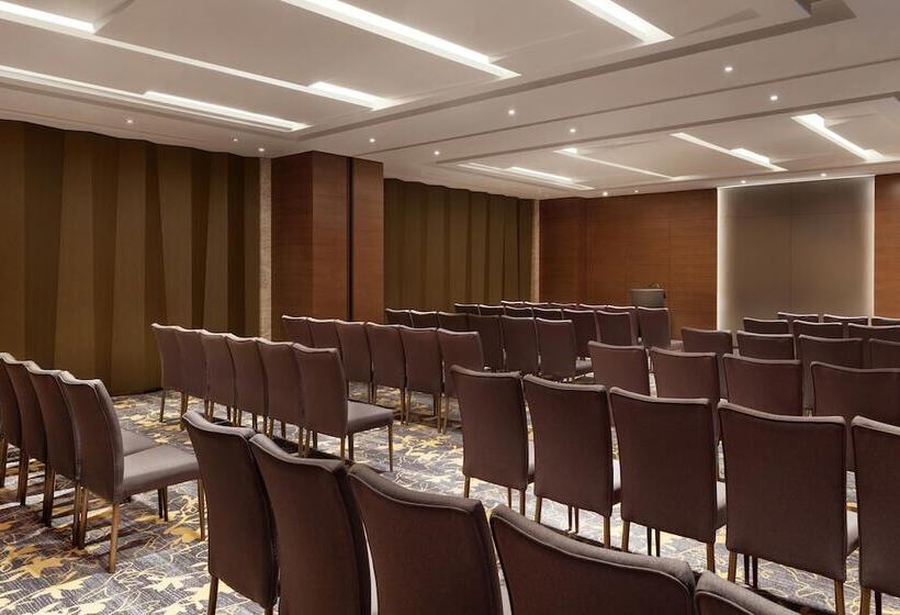 هتل Sheraton Hong Kong Tung Chung