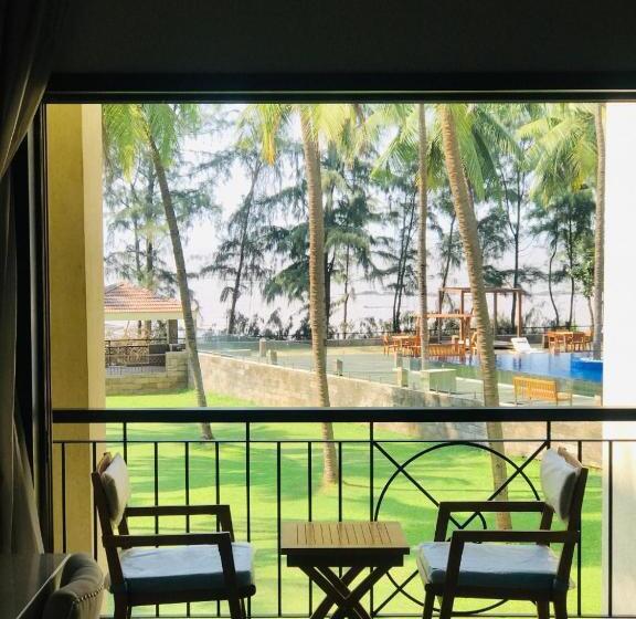 בית מלון כפרי Silver Waves Resort & Spa Daman