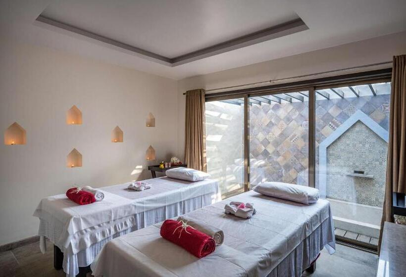 בית מלון כפרי Silver Waves Resort & Spa Daman