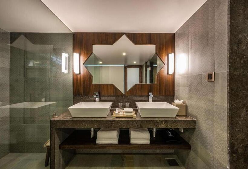 בית מלון כפרי Silver Waves Resort & Spa Daman