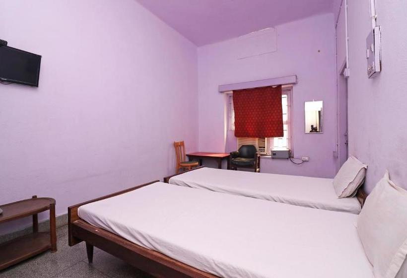 فندق Spot On 45721 Mahabir Guest Inn