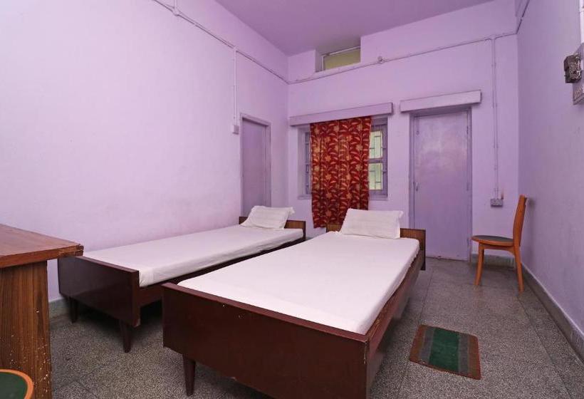 فندق Spot On 45721 Mahabir Guest Inn