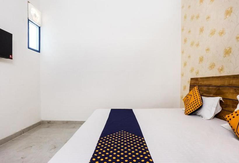 호텔 Spot On 75703  Rockford Inn