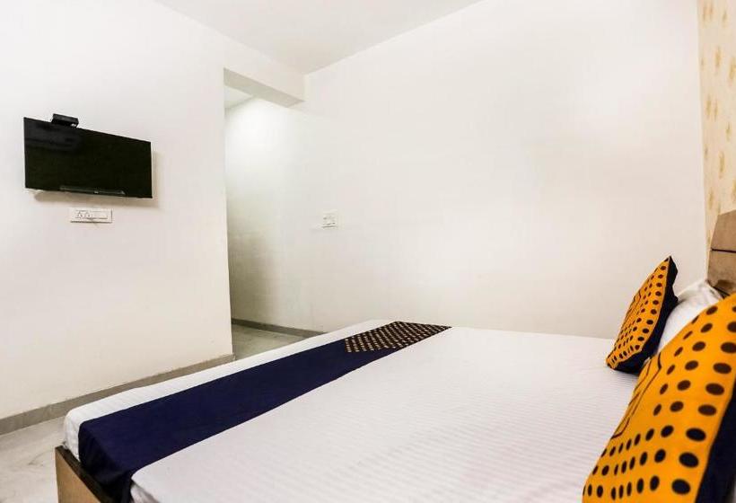 호텔 Spot On 75703  Rockford Inn