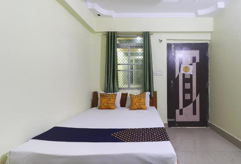 ホテル Spot On 76535 Sneh