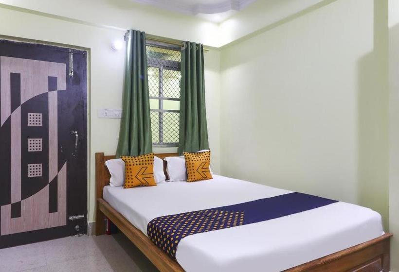 ホテル Spot On 76535 Sneh