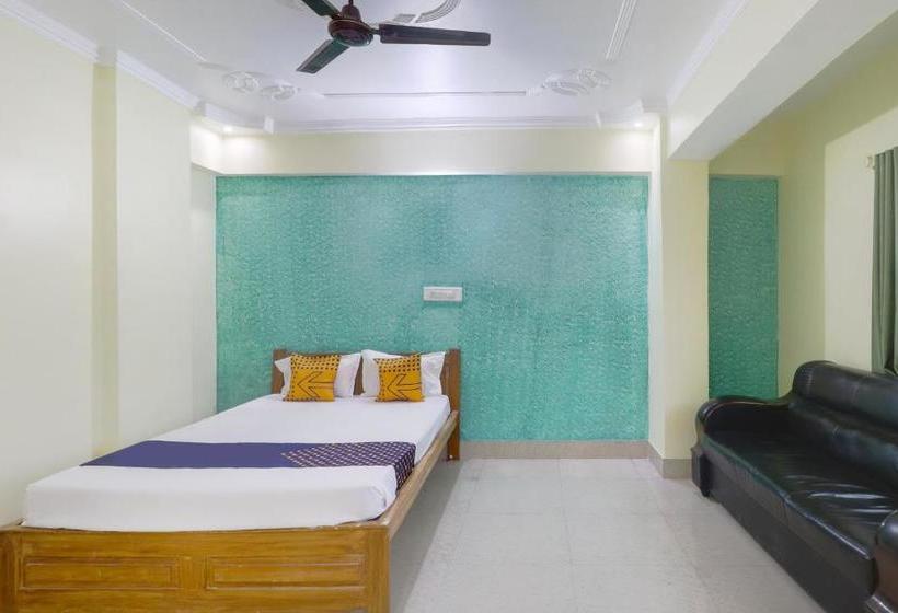 ホテル Spot On 76535 Sneh