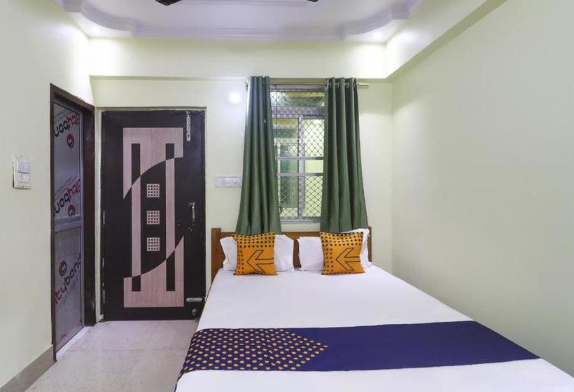 ホテル Spot On 76535 Sneh